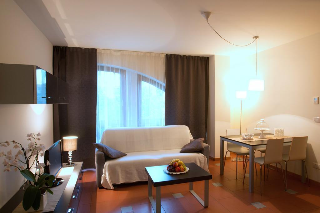 Lacroma Aparthotel Grado Room photo